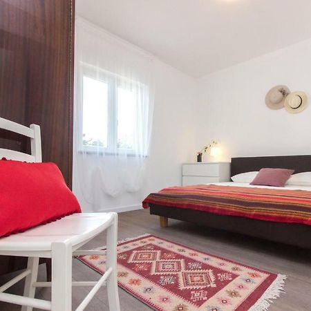 Apartmani Olivette Шибеник Экстерьер фото