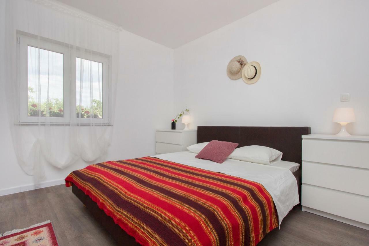 Apartmani Olivette Шибеник Экстерьер фото